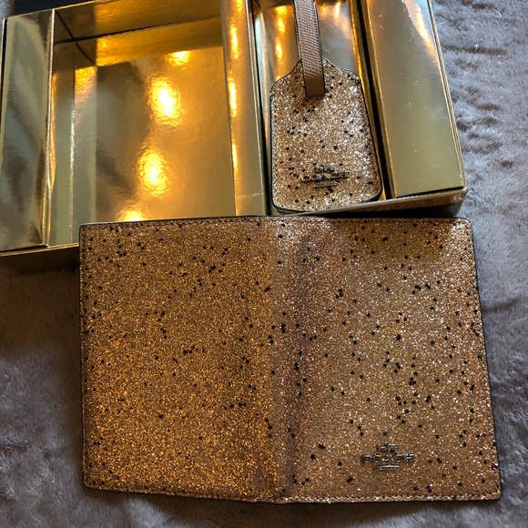 Set of 2 Coach passport and luggage tags. - Picture 3 of 4